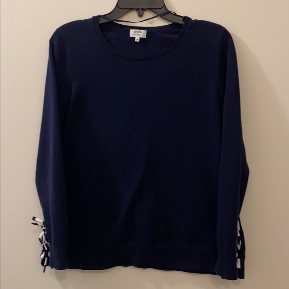 Crown & Ivy - Navy and white lightweight sweater